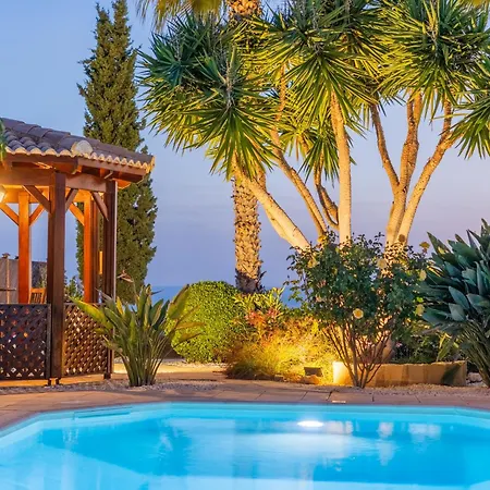 Pontus - Stunning Views & Privacy In Beautiful Garden With Pool & Hot Tub * Kouklia