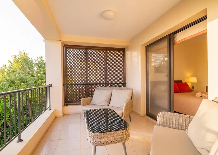 Pontus - Stunning Views & Privacy In Beautiful Garden With Pool & Hot Tub ヴィラ *