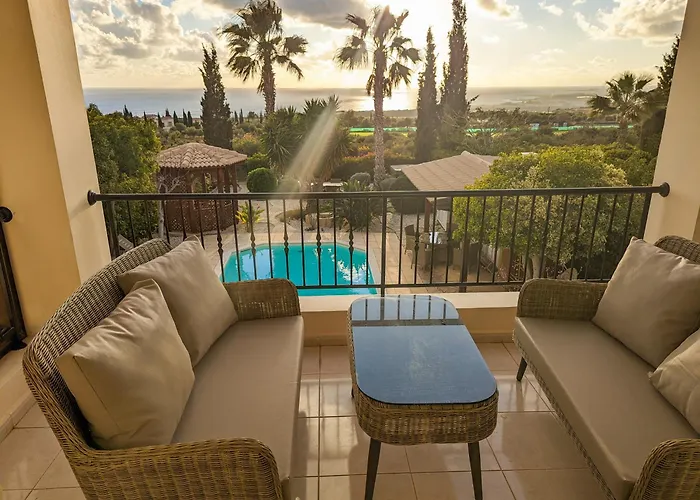 Pontus - Stunning Views & Privacy In Beautiful Garden With Pool & Hot Tub