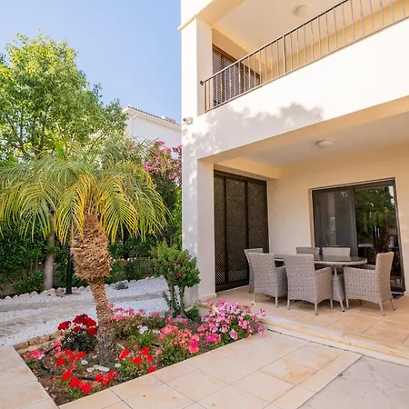 Villa Pontus - Stunning Views & Privacy In Beautiful Garden With Pool & Hot Tub