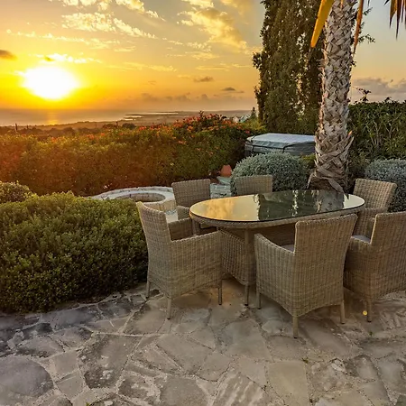 Pontus - Stunning Views & Privacy In Beautiful Garden With Pool & Hot Tub Villa Kouklia