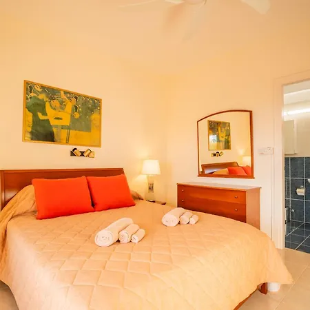 Villa Pontus - Stunning Views & Privacy In Beautiful Garden With Pool & Hot Tub *