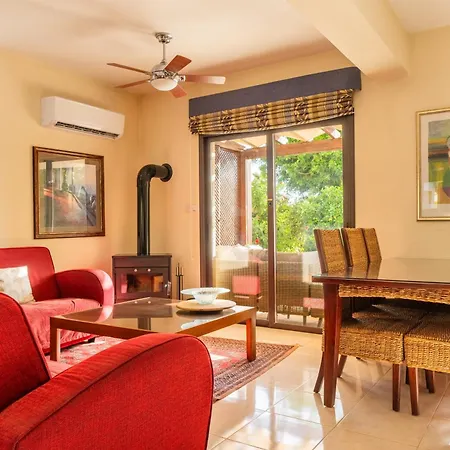 Pontus - Stunning Views & Privacy In Beautiful Garden With Pool & Hot Tub * Kouklia