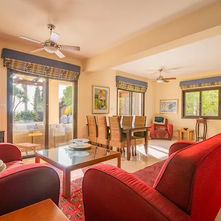Villa Pontus - Stunning Views & Privacy In Beautiful Garden With Pool & Hot Tub *