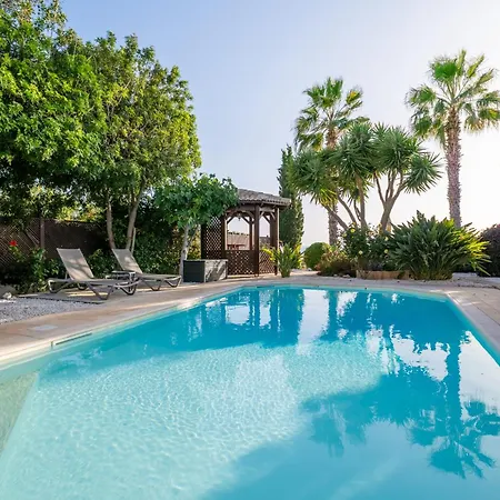 Pontus - Stunning Views & Privacy In Beautiful Garden With Pool & Hot Tub Villa Kouklia