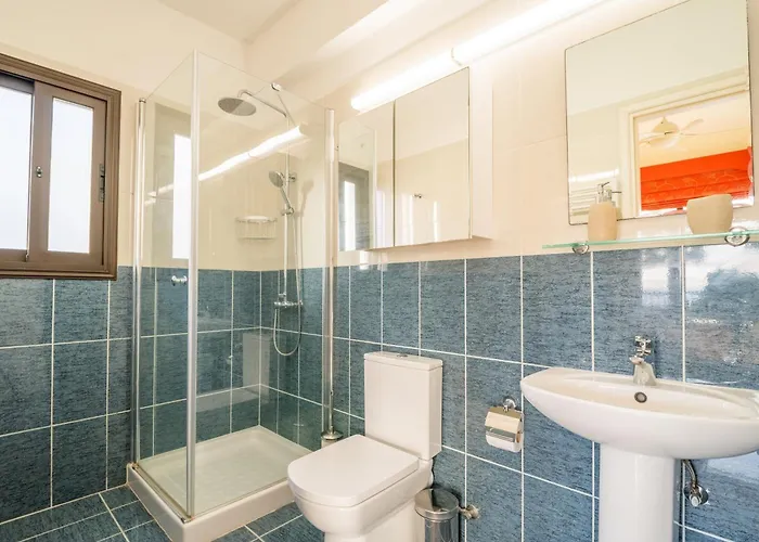 Pontus - Stunning Views & Privacy In Beautiful Garden With Pool & Hot Tub *