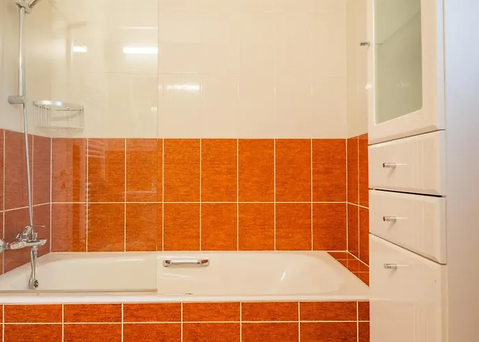 Вилла Pontus - Stunning Views & Privacy In Beautiful Garden With Pool & Hot Tub Куклия