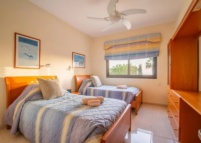 Pontus - Stunning Views & Privacy In Beautiful Garden With Pool & Hot Tub Куклия