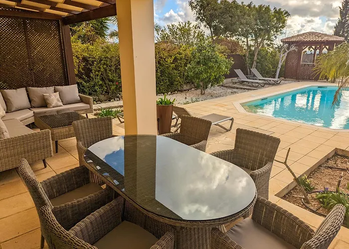 Pontus - Stunning Views & Privacy In Beautiful Garden With Pool & Hot Tub Вилла *